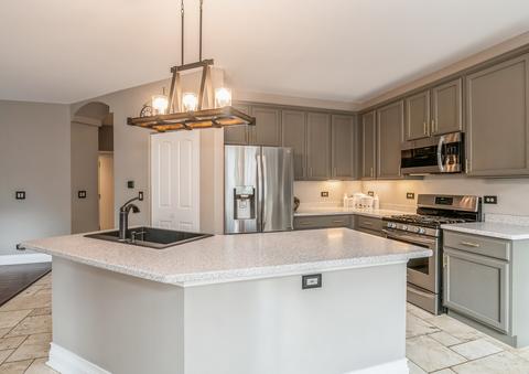 23 Bridlepath Dr, Lindenhurst, IL 60046 photo 9