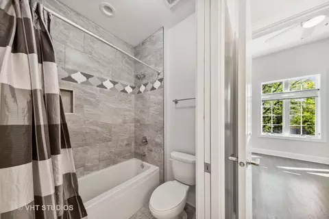 4322 S Champlain Ave, Chicago, IL 60653 photo 22