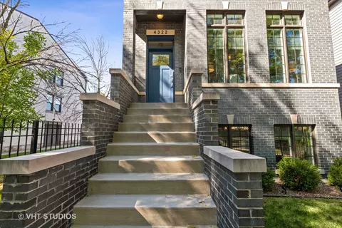 4322 S Champlain Ave, Chicago, IL 60653 photo 2