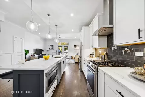 4322 S Champlain Ave, Chicago, IL 60653 photo 6