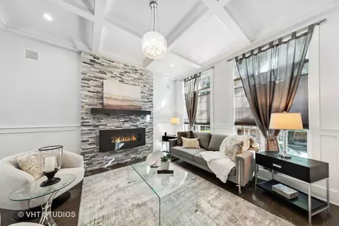 4322 S Champlain Ave, Chicago, IL 60653 photo 3