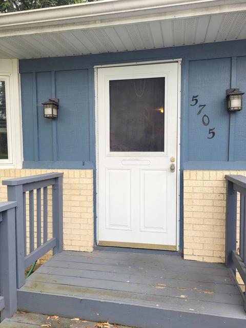 5705 Greenview Rd, Oakwood Hills, IL 60013 photo 2