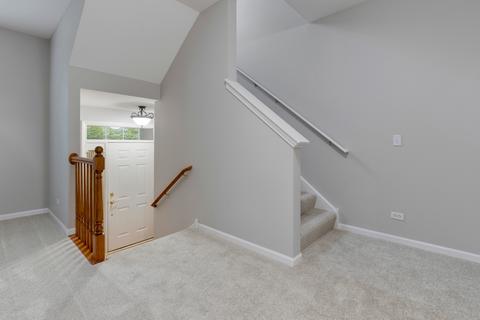 258 Broadmoor Ln, Bartlett, IL 60103 photo 4