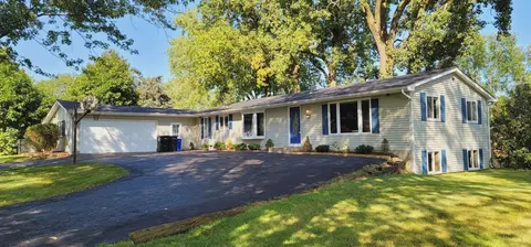 3604 Hamlin Dr, Johnsburg, IL 60051 photo 1