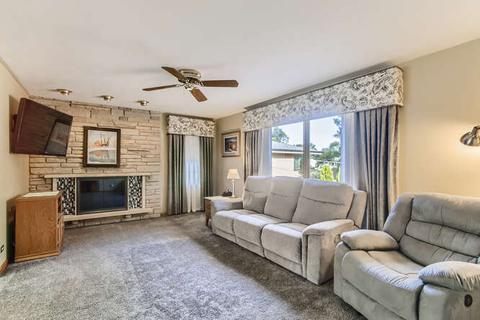 1530 Easy St, Elgin, IL 60123 photo 8