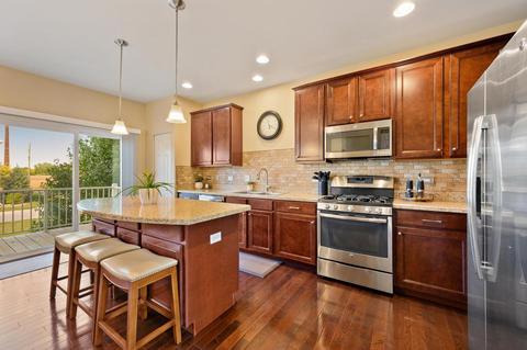 4058 Pompton Ave, Elgin, IL 60124 photo 4
