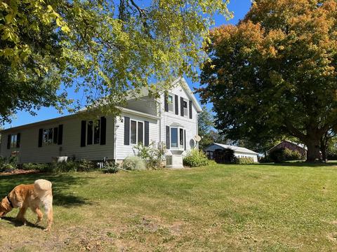 15582 Bishop Rd, Morrison, IL 61270 photo 2