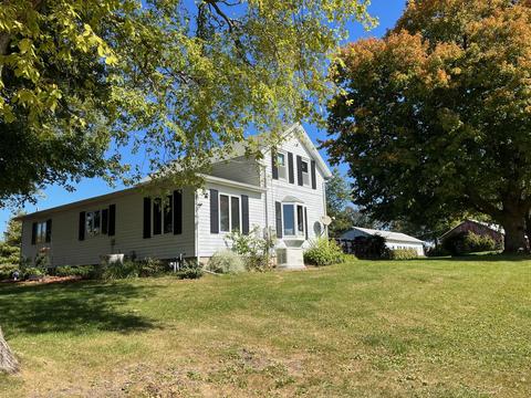 15582 Bishop Rd, Morrison, IL 61270 photo 3