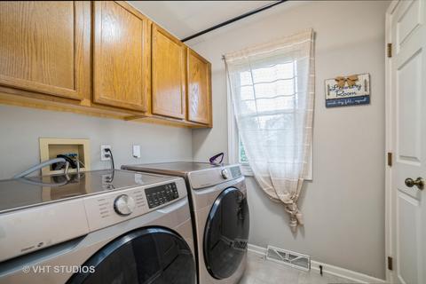 174 Devonshire Dr, Dekalb, IL 60115 photo 8