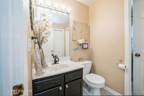 174 Devonshire Dr, Dekalb, IL 60115 photo 9