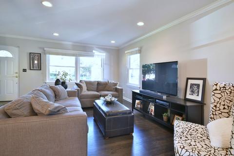 709 S Spring Rd, Elmhurst, IL 60126 photo 4