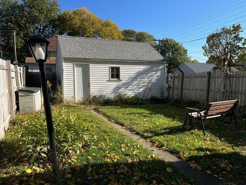 209 S Genesee St, Morrison, IL 61270 photo 12