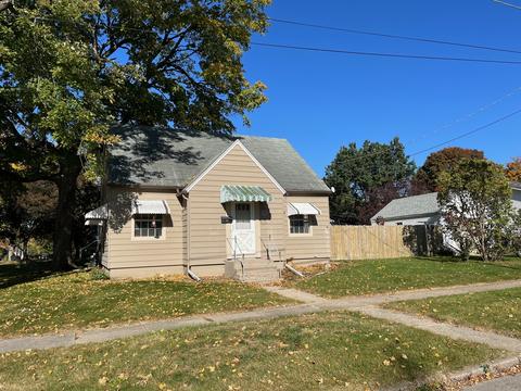 209 S Genesee St, Morrison, IL 61270 photo 2