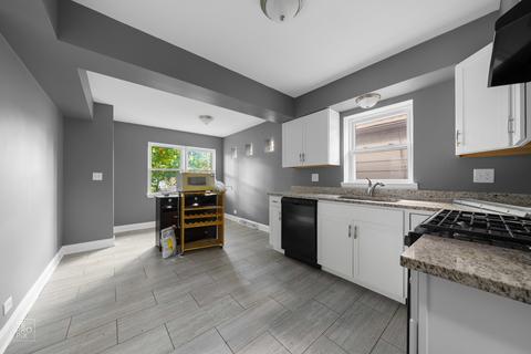 6072 S 75th Ave, Summit, IL 60501 photo 3
