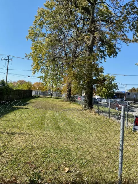8200 S Emerald Ave, Chicago, IL 60620