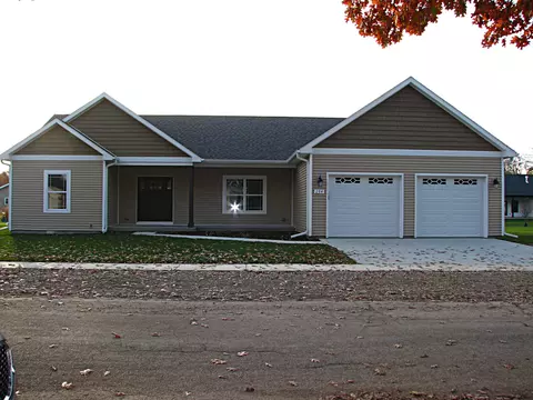 204 N Indiana St, Tuscola, IL 61953