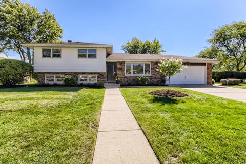 441 Dee Ln, Roselle, IL 60172 photo 1