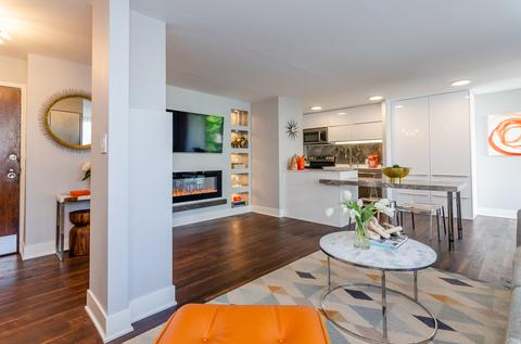 71 E Division St #404, Chicago, IL 60610 photo 4