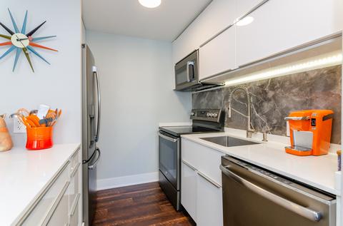 71 E Division St #404, Chicago, IL 60610 photo 9