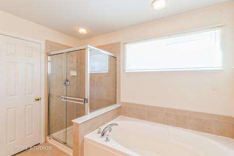 326 Comstock Dr, Elgin, IL 60124 photo 13