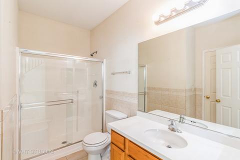 326 Comstock Dr, Elgin, IL 60124 photo 8