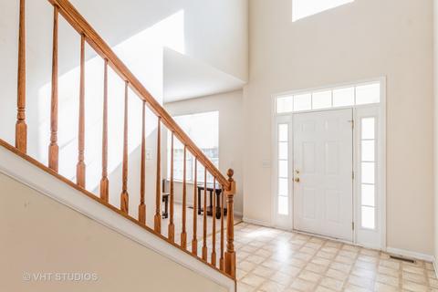 326 Comstock Dr, Elgin, IL 60124 photo 3