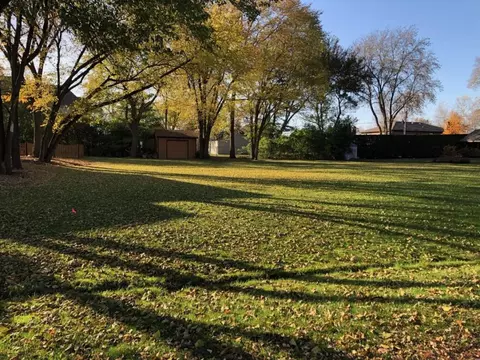 1528 Seward St, Schaumburg, IL 60193