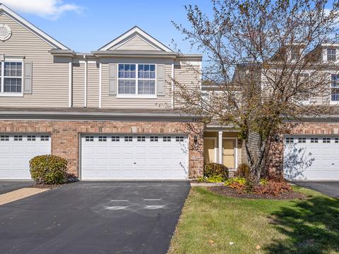 2472 Evergreen Cir, Mchenry, IL 60050 photo 1