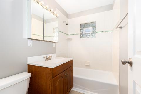 611 S Beverly St, Wheaton, IL 60187 photo 4
