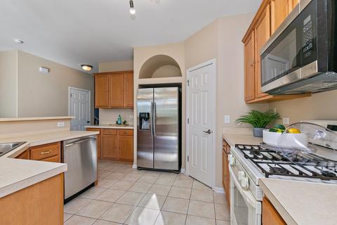 229 Pawtucket Ave, Elgin, IL 60124 photo 8