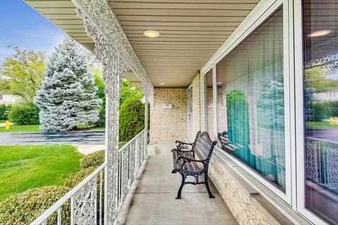 3256 Harrison St, Glenview, IL 60025 photo 2