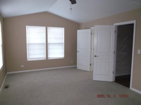 1081 Crane Pt, Elgin, IL 60124 photo 3