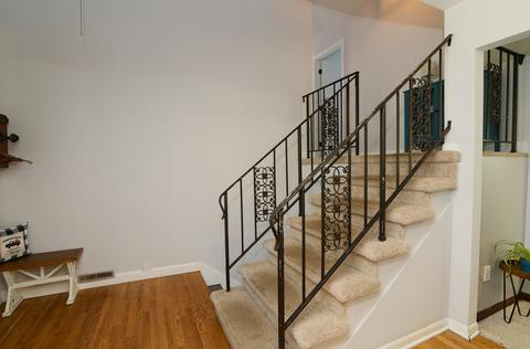 1015 Edgewood Dr, Mchenry, IL 60051 photo 9