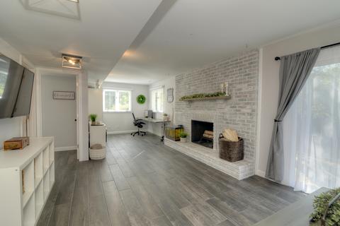 1015 Edgewood Dr, Mchenry, IL 60051 photo 11