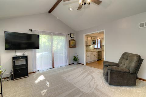 1015 Edgewood Dr, Mchenry, IL 60051 photo 7