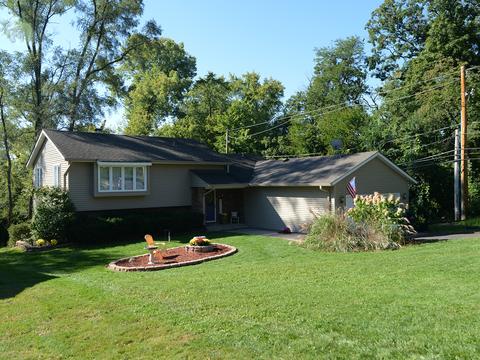 1015 Edgewood Dr, Mchenry, IL 60051 photo 1