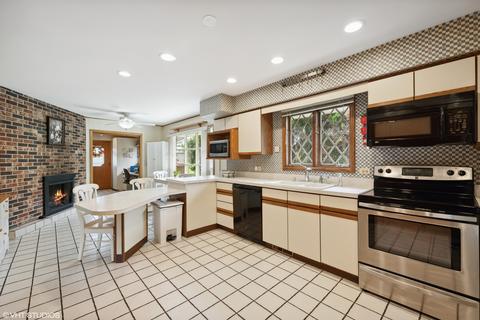 524 E Adams St, Elmhurst, IL 60126 photo 6