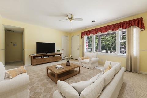 816 Sunset Rd, Wheaton, IL 60189 photo 4