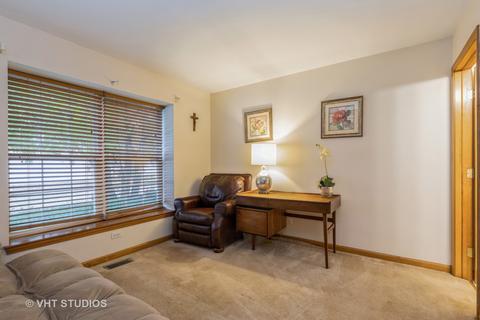 1116 E Danbury Dr, Cary, IL 60013 photo 9