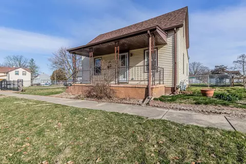 306 E Church St, Champaign, IL 61820