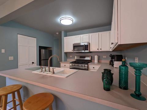 711 Timothy Ct, East Dundee, IL 60118 photo 9
