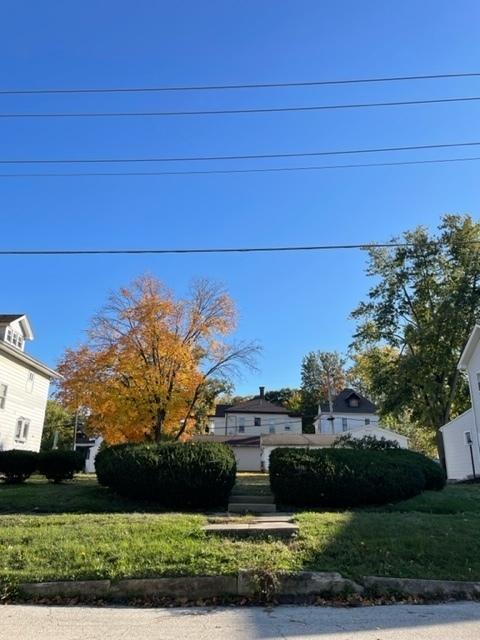 607 E Jefferson St, Bloomington, IL 61701