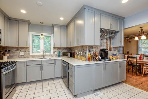 1114 E Chicago Ave, Naperville, IL 60540 photo 8