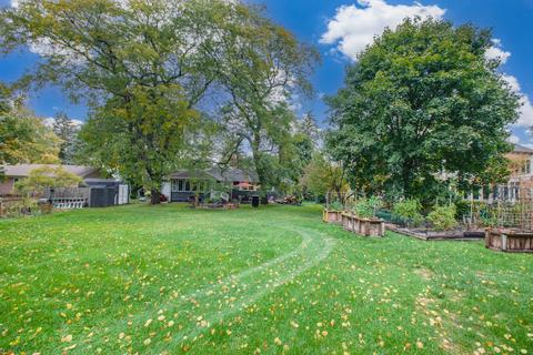 1114 E Chicago Ave, Naperville, IL 60540 photo 3