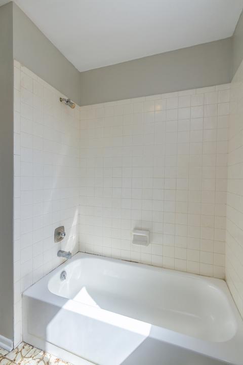691 London Sq, Hoffman Estates, IL 60169 photo 15