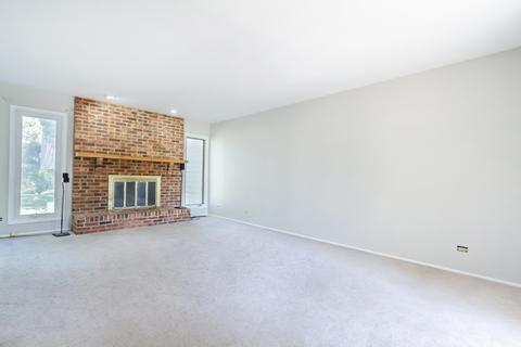 691 London Sq, Hoffman Estates, IL 60169 photo 2