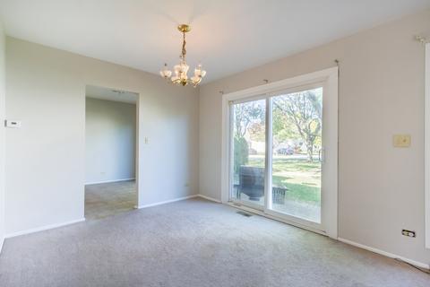 691 London Sq, Hoffman Estates, IL 60169 photo 5