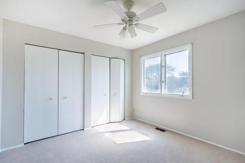 691 London Sq, Hoffman Estates, IL 60169 photo 16