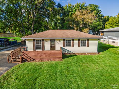 1122 Oakleaf Ave, Mchenry, IL 60051 photo 1