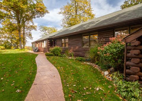 807 Lake Holiday Dr, Lake Holiday, IL 60548